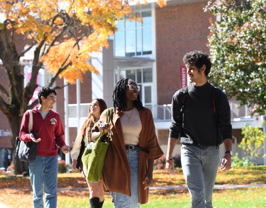Students walk and talk on Rider campus