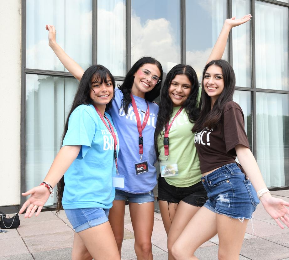 students posing at new student orientation