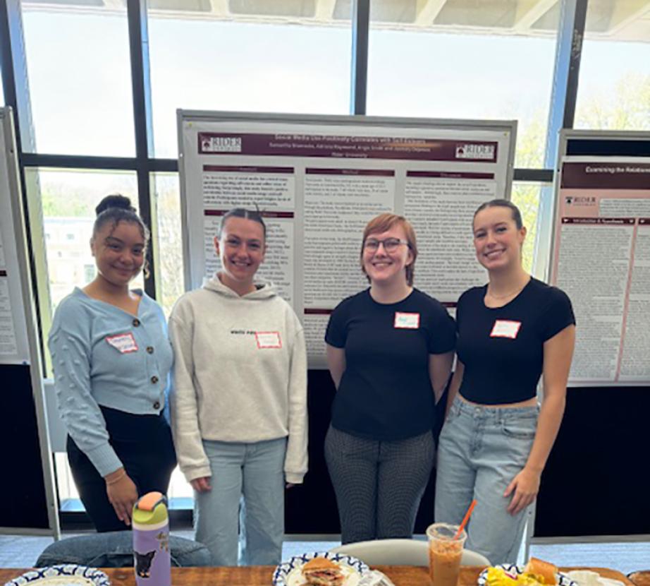 Students presenting at Showcase in Psychology
